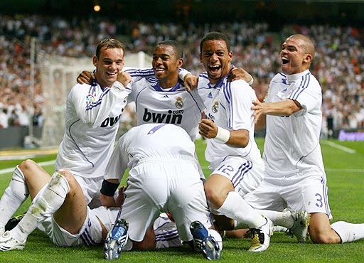 媒体人：李添荣手部伤势恢复时间预计在六周左右（媒体人透露：李添荣手伤预计需约六周康复）