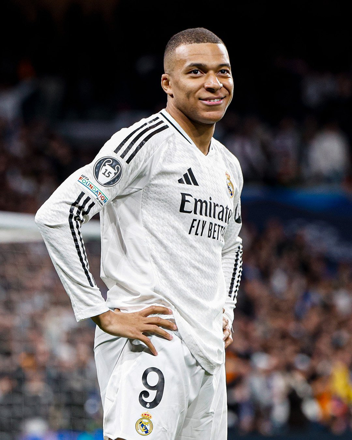 随着阿森纳2-0，切尔西1-3，利物浦1-1，英超最新积分榜出炉（英超最新积分榜出炉：阿森纳2-0告捷，切尔西1-3落败，利物浦1-1战平）