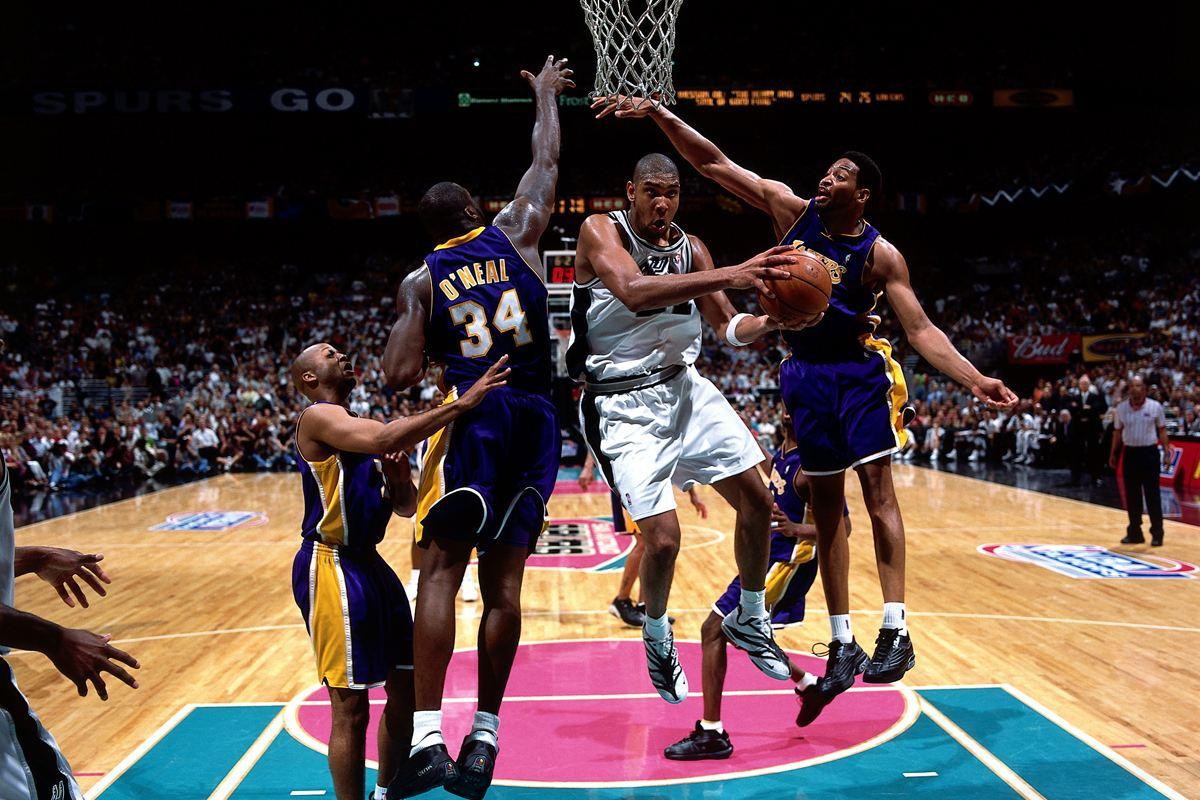 今日专访：杨腾飞——深圳一战中抢下致胜前场板的篮球新秀（独家专访：杨腾飞——深圳之战抢下致胜前场篮板的潜力新秀）