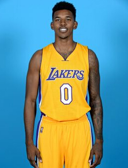 TA：拜仁不太可能6500万欧买断雅克松，切尔西认为他价值很高（TA：拜仁大概率不会以6500万欧买断雅克松，切尔西对他估值颇高）