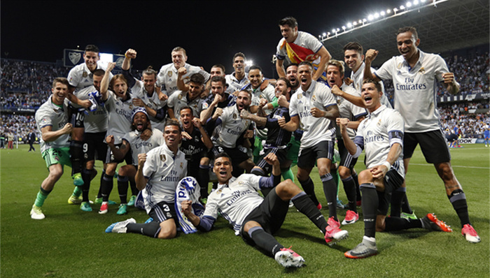 尤文vs卡利亚里首发：弗拉霍维奇领衔！伊尔迪兹、小图拉姆在列（尤文对阵卡利亚里首发出炉：弗拉霍维奇挂帅，伊尔迪兹、小图拉姆入选）