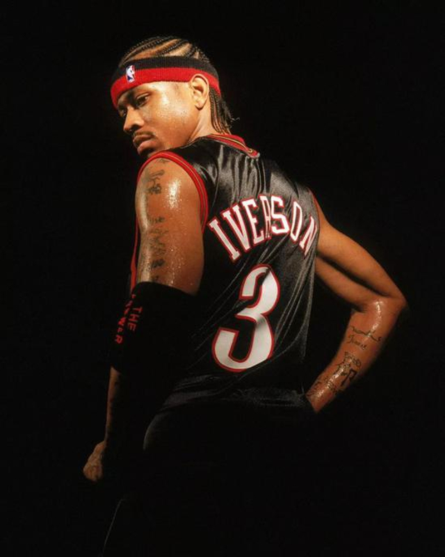 舍甫琴科：AC米兰本赛季有能力问鼎意甲，莱奥还有提升空间（舍甫琴科看好AC米兰问鼎本季意甲：莱奥仍有进步空间）